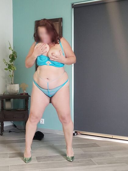 Ultimate Tease from Nikki Holland