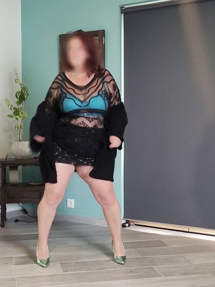 Ultimate Tease from Nikki Holland