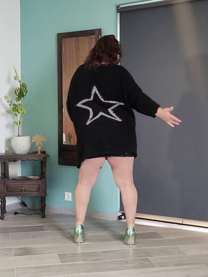 Ultimate Tease from Nikki Holland