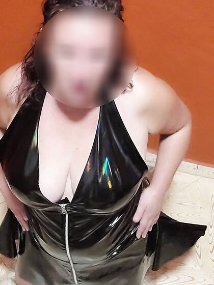 Spray Nikki Holland With Your Sperm
