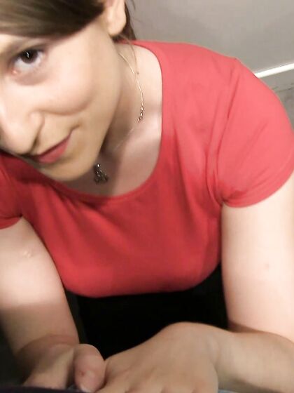 Blowjob in a fitting room