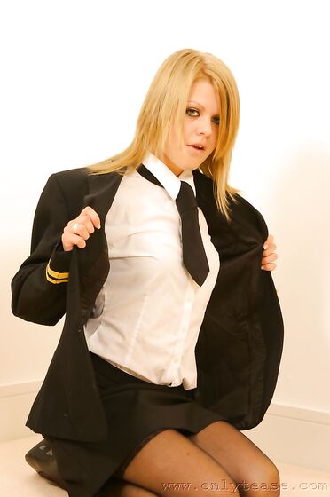 Fair Chick Sammy Jo Strips Off Her Navy Uniform And Admirably Poses In Lingerie