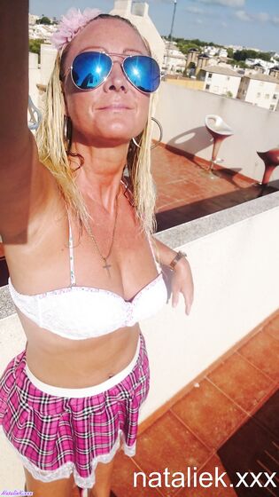 flashing and fingering in school plaid skirt selfies