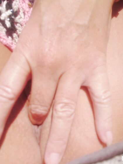 spreading and fingering in crochet shorts