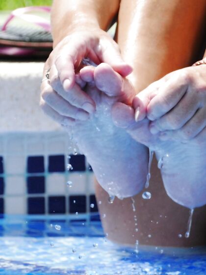 Fingering and flashing in a public swimming pool