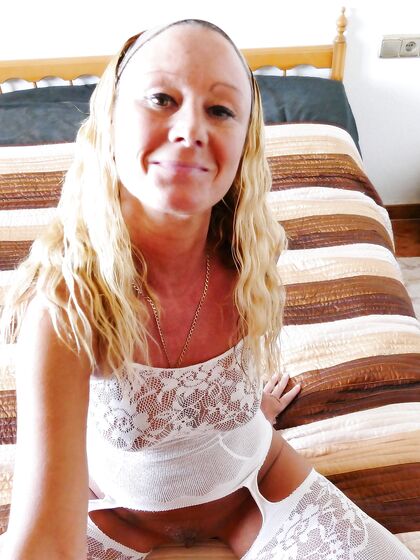 Play time in a crotchless body suit