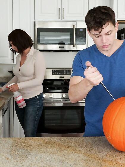 Pumpkin Fuck - S3:E11