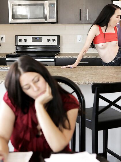 Sisters Revenge Fuck - S7:E10