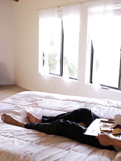 Breakfast In Bed - S10:E22