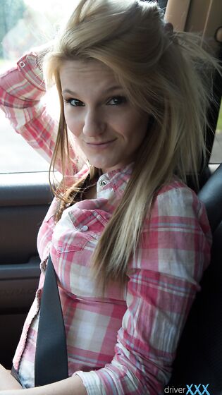 Petite Blonde Pov - S1:E13