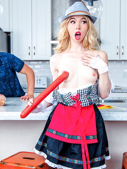 October 2022 Flavor Of The Month Kenzie Reeves - S3:E3