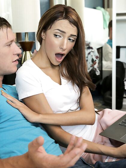 Watching Porn With Sis - S9:E5