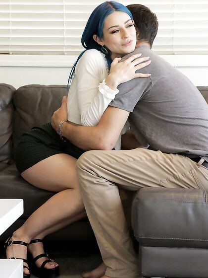 Crushing On My Older Step Sister - S12:E5