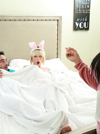 Can I Find All My Step Sisters Easter Eggs - S18:E3