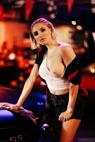 Short-haired Beauty With Fine Tits Gets Fucked In The Garage photos (Seth Gamble, Kenzie Anne)