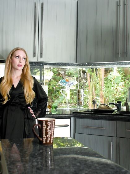 Emma Starletto Gets Eaten Out And Shagged All Over The House