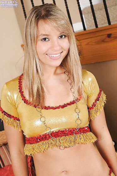 Hot Young Babe Amy Anderson Looks So Innocent But She Goes Really Wild With Her Sex Toys