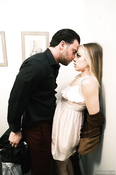 Anna Claire Clouds Gets Fucked In Standing Position After Giving Head