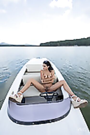 Valery Ponce: Orgasm On The Lake