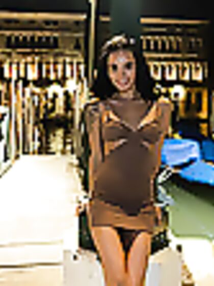Dulce: Nighttime Venice Without Panties