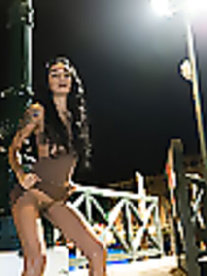 Dulce: Nighttime Venice Without Panties