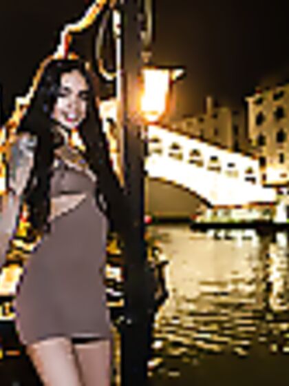Dulce: Nighttime Venice Without Panties