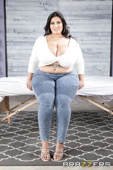 Fat Cow Sofia Rose Shagged By Her Masseur photos (Bambino)