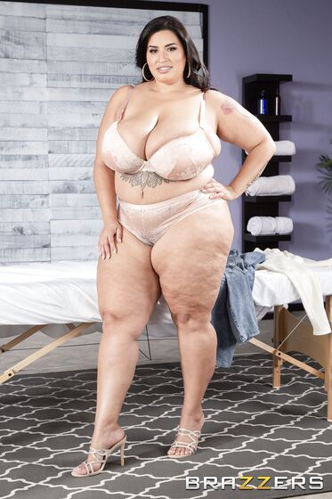 Fat Cow Sofia Rose Shagged By Her Masseur photos (Bambino)