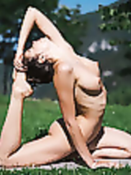 Alissa Foxy: Nude Yoga