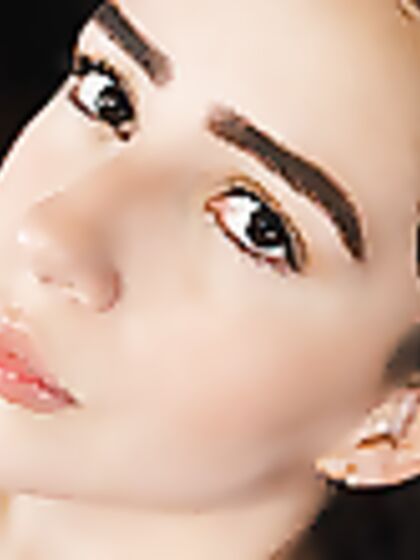 Lia Dumont: New Talent Lia Dumont