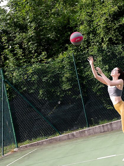 Guinevere Huney: Loves Balls