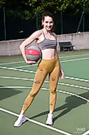 Guinevere Huney: Loves Balls