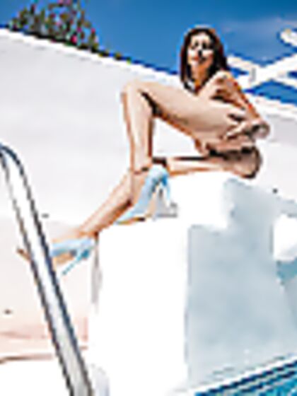 Alissa Foxy: Lounging By The Pool