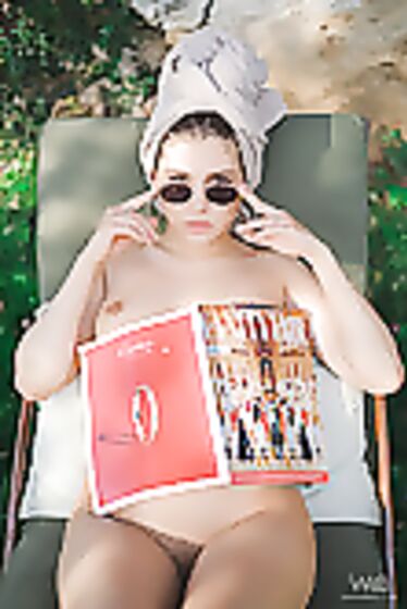 Ellie Luna: Sunbathing