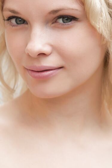 Beautiful Blonde Feeona A Is Wearing The Gorgeous Pink Dress And Flashing Hot Nudity
