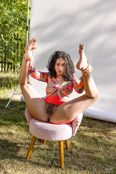 Valery Ponce: Studio In Nature