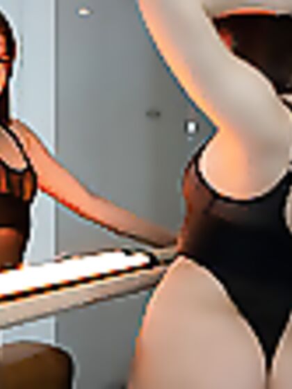 Ellie Luna: Stretching