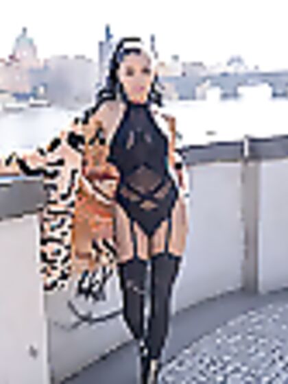 Sofi Vega: Sofi In Prague