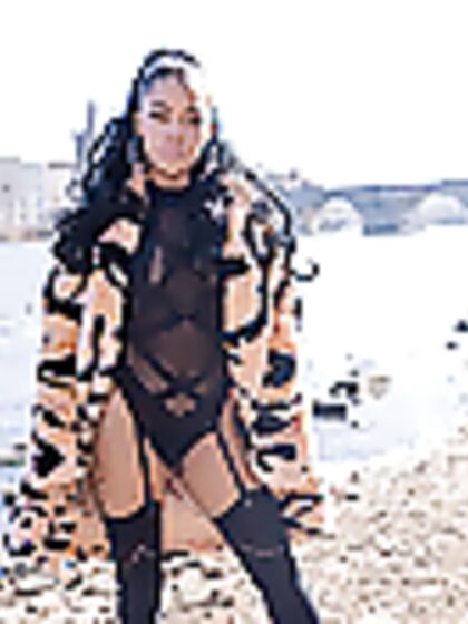 Sofi Vega: Sofi In Prague