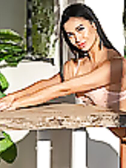 Victoria Mur: New Talent Victoria Mur