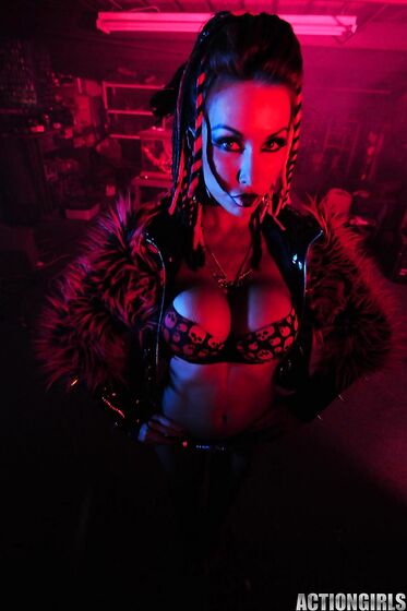 Big Racked Fetish Lady Kobe Kaige With Crazy Make-up Does Some Modeling In The Dark