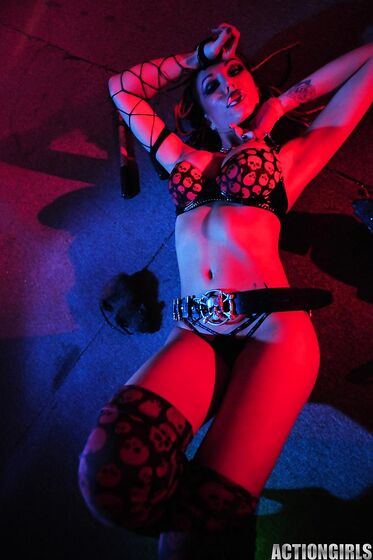 Big Racked Fetish Lady Kobe Kaige With Crazy Make-up Does Some Modeling In The Dark