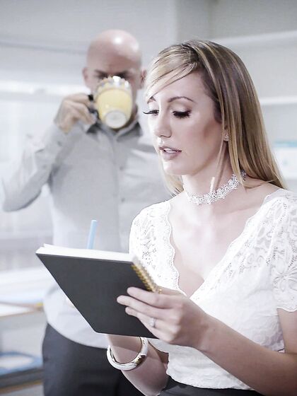 Brett Rossi Gets An Intense Pussy Pounding From Tattooed Dude