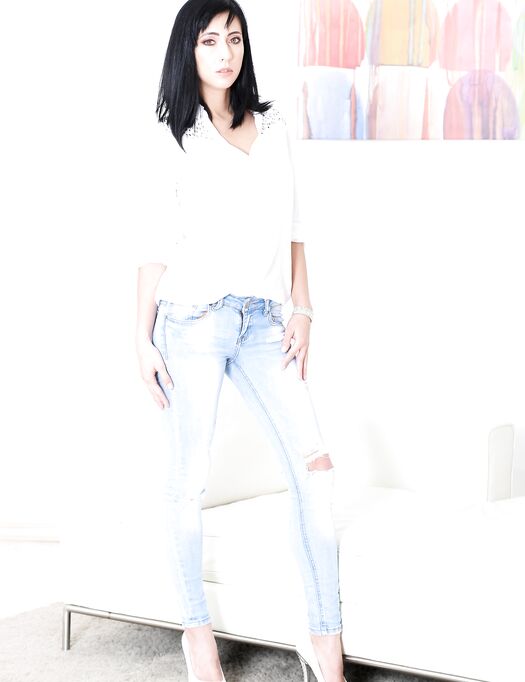 Black-haired Bombshell With Natural Boobs Screwed In The Living Room photos (Neeo)