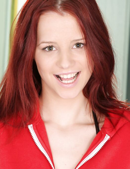 The Redhead Teen Cutie Piper Fawn Decided To Masturbate In The Fitting Room