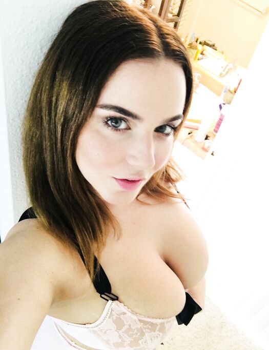 300 Naughty Selfies & BTS Pics Free Gallery