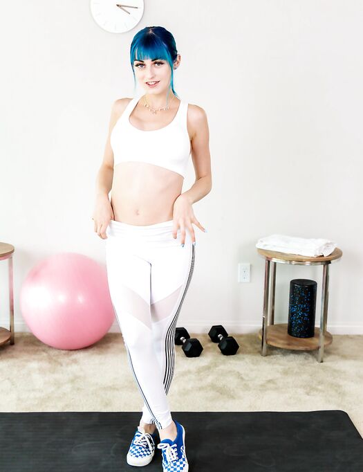 Jewelz Blue Posing Naked In Front Of The Camera