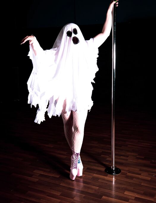 Pole Dancing Ghost - Zip