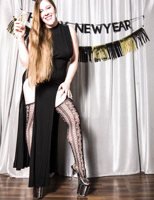 Happy NYE 2022 Black N Gold - Zip