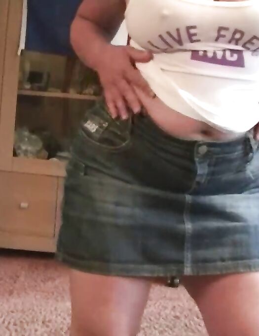 Ass facing Nikki Holland while fucking her